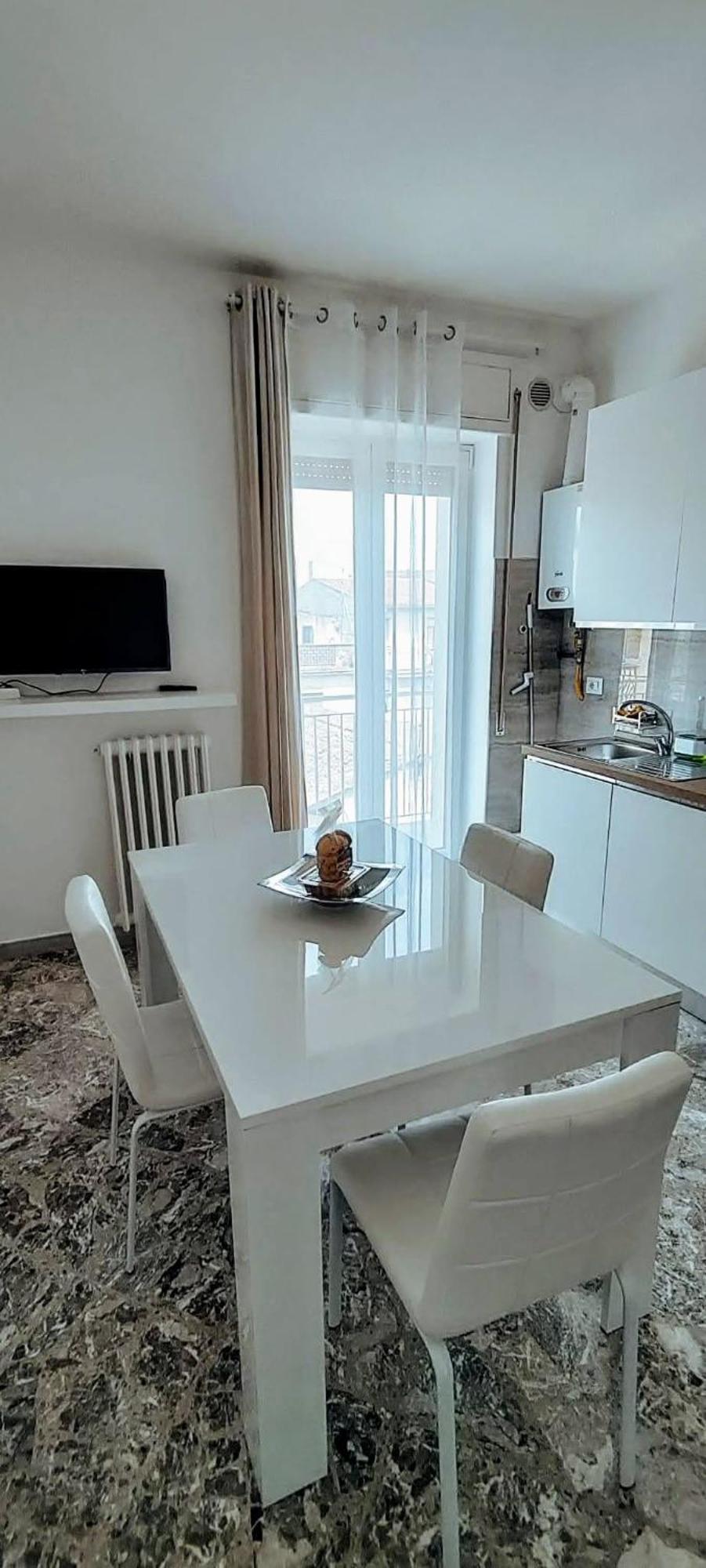 Angela'S Apartment. Elegant Two Bedroom House In Irsina 外观 照片